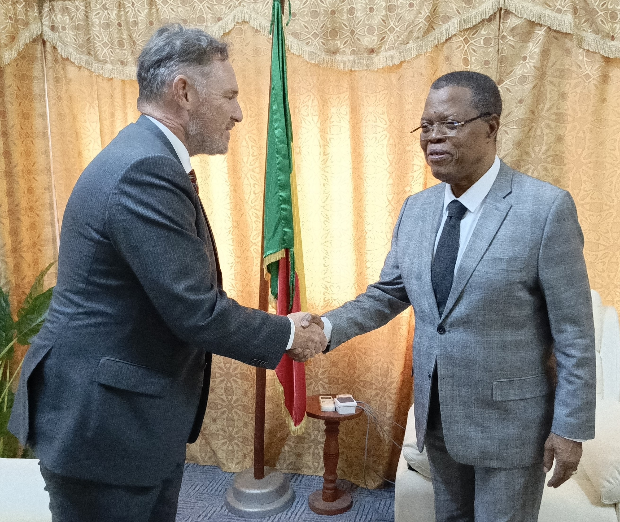 Le nouvel ambassadeur des Pays-Bas prend contact avec le Médiateur de la République